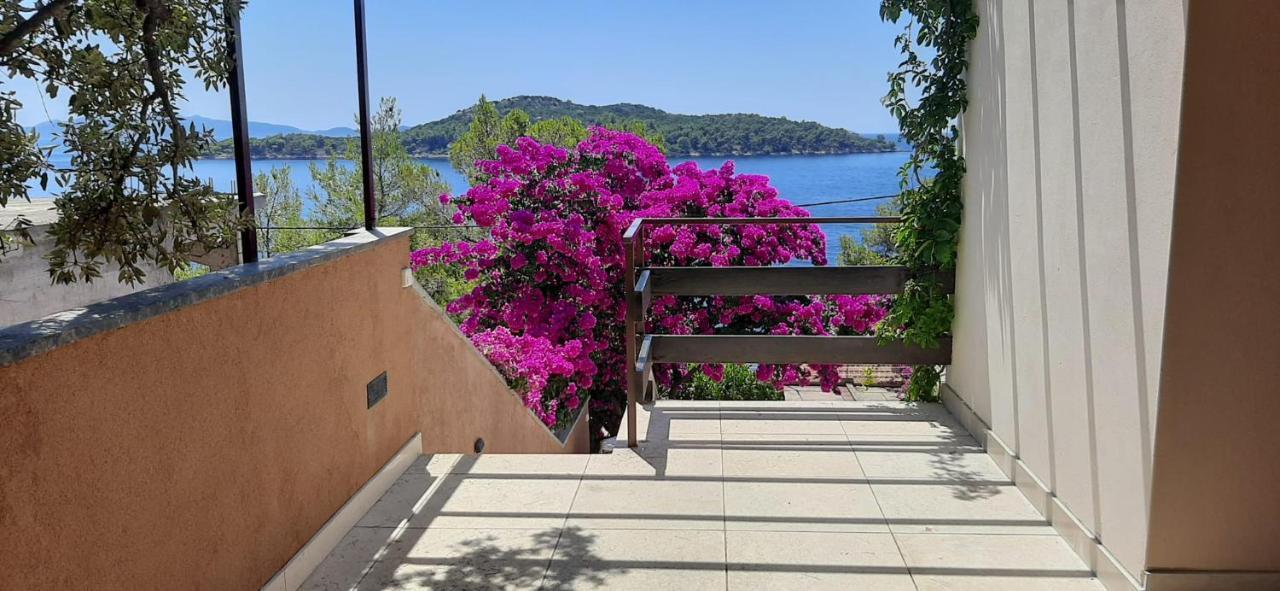 Apartman Ena By The Sea Prizba Exterior foto